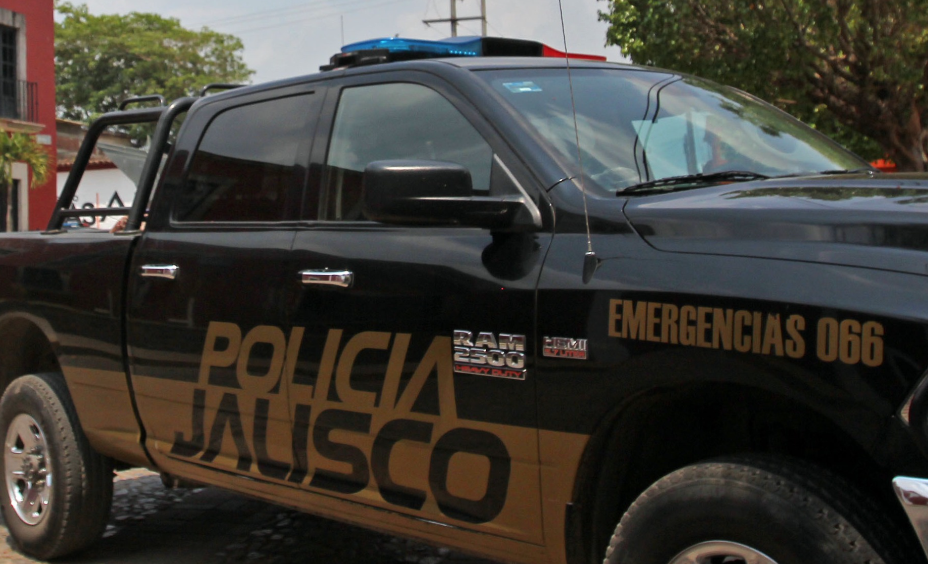 Atacan a balazos a agentes de la Fiscalía de Desaparecidos
